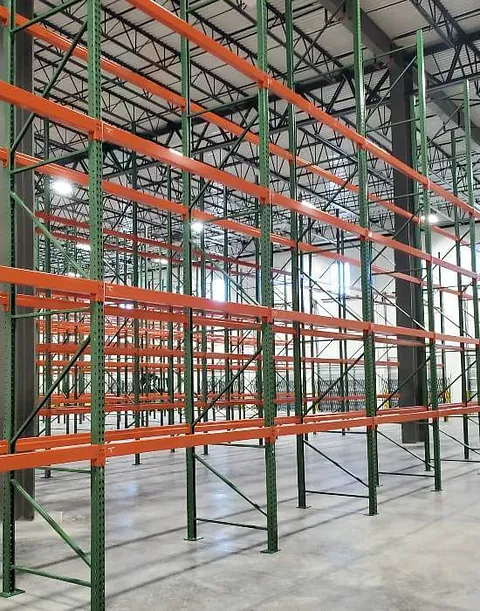 Warehouse pallet racking in Florida with Ring Power Lift Trucks