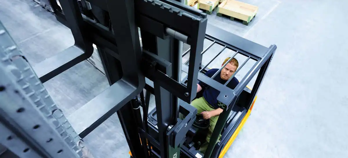 forklift-safety-saves-lives-and-materials